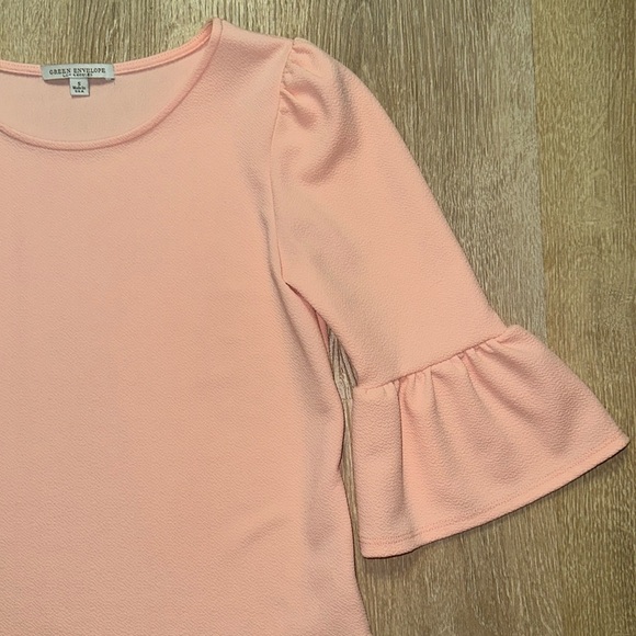 Green Envelope Los Angeles Women’s Bell 3/4 Sleeve Blouse - Picture 4 of 7